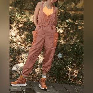 FREE PEOPLE Movement Chaparral Convertible Hike Jumpsuit Size Medium NWOT